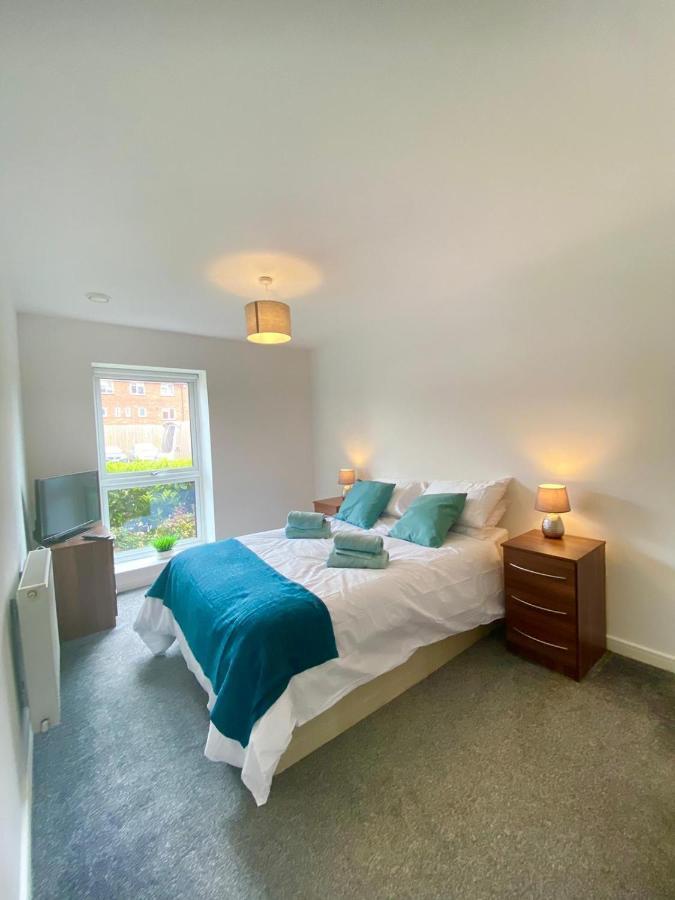 2 Double Beds Or 4 Singles, 2 Bathrooms, Free Parking, Smart Tv'S, Close To Gunwharf Quays, Beach & Historic Dockyard Портсмут Екстер'єр фото