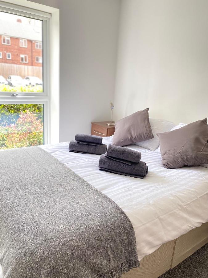 2 Double Beds Or 4 Singles, 2 Bathrooms, Free Parking, Smart Tv'S, Close To Gunwharf Quays, Beach & Historic Dockyard Портсмут Екстер'єр фото